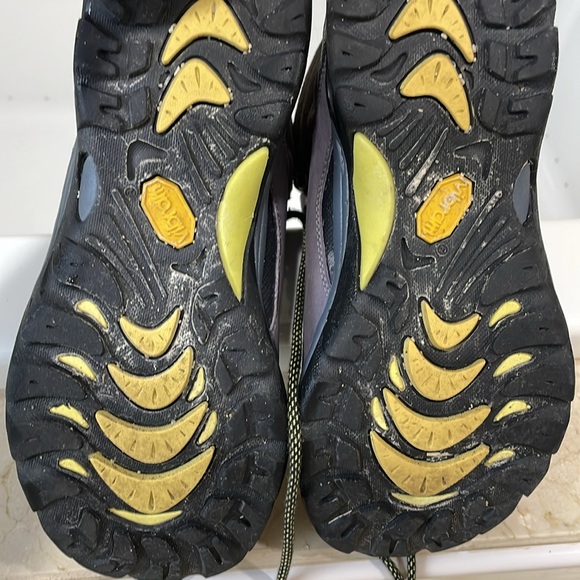 Ahnu hiking boots. - Picture 9 of 9